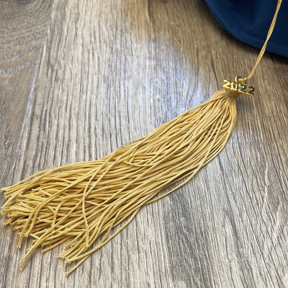 Brand New Class of 2022 Disney Mickey Ears Graduation Cap With 2022 Tassel 🧑🎓 - Picture 3 of 7
